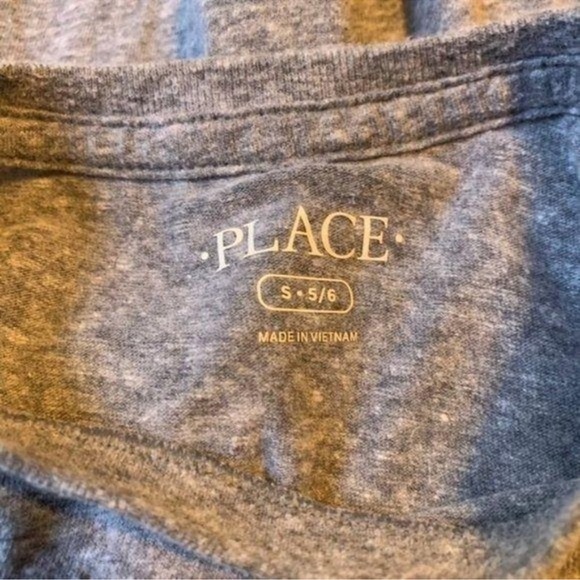 Children’s Place Grey Boys Graphic Tshirt - Size 5 - Small - Picture 3 of 3